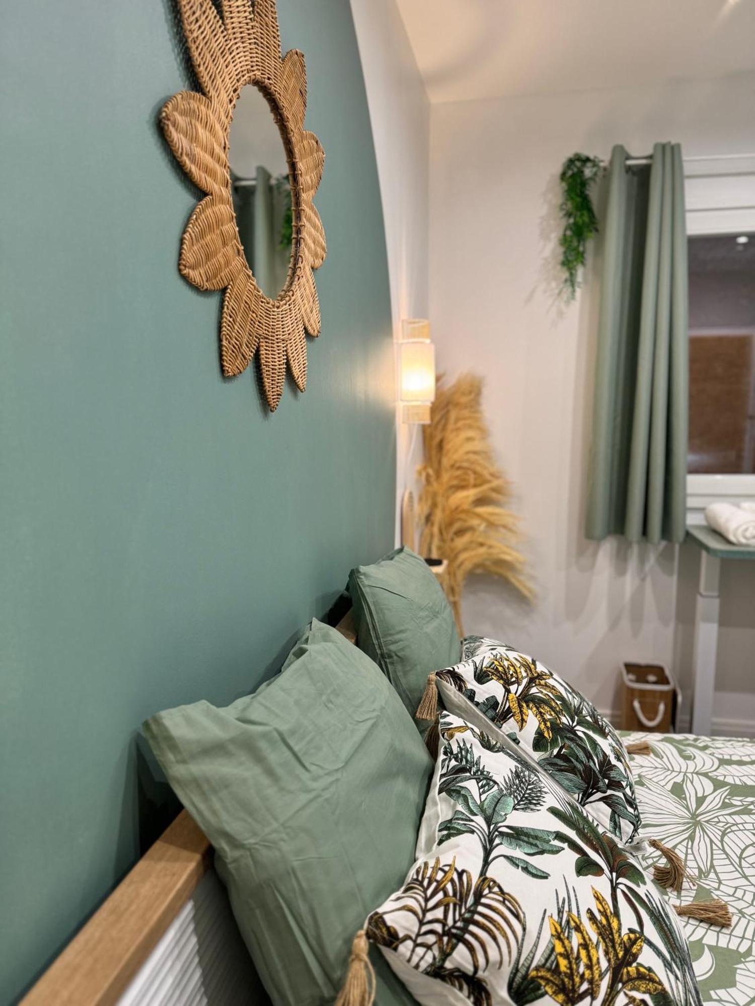 Worldroom Chambre Privee Avec Espace Commun แปร์ปินญอง ห้อง รูปภาพ