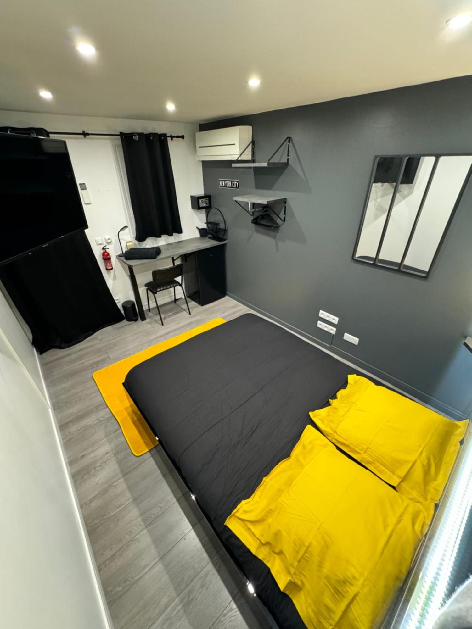 Worldroom Chambre Privee Avec Espace Commun แปร์ปินญอง ภายนอก รูปภาพ