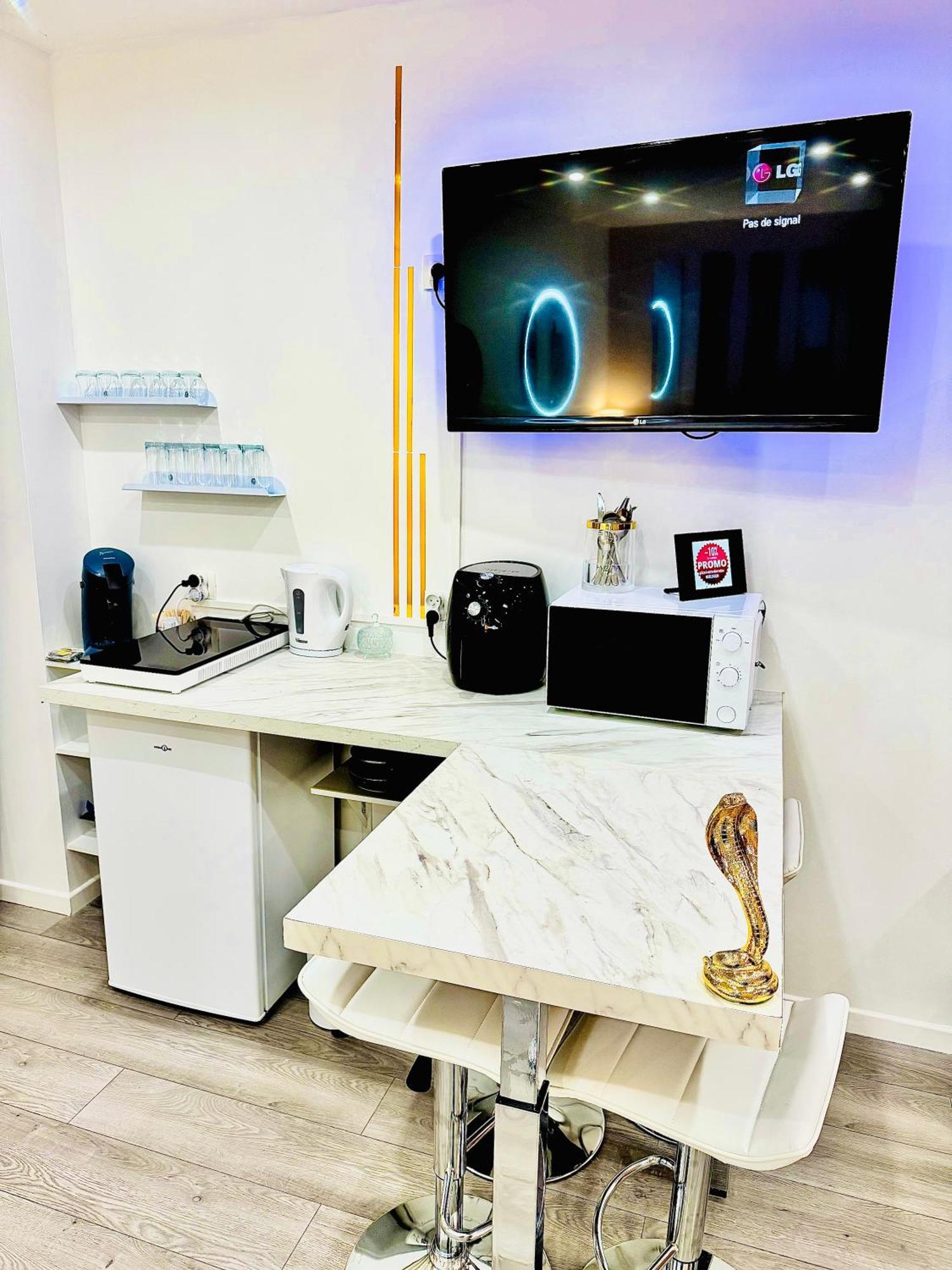 Worldroom Chambre Privee Avec Espace Commun แปร์ปินญอง ภายนอก รูปภาพ