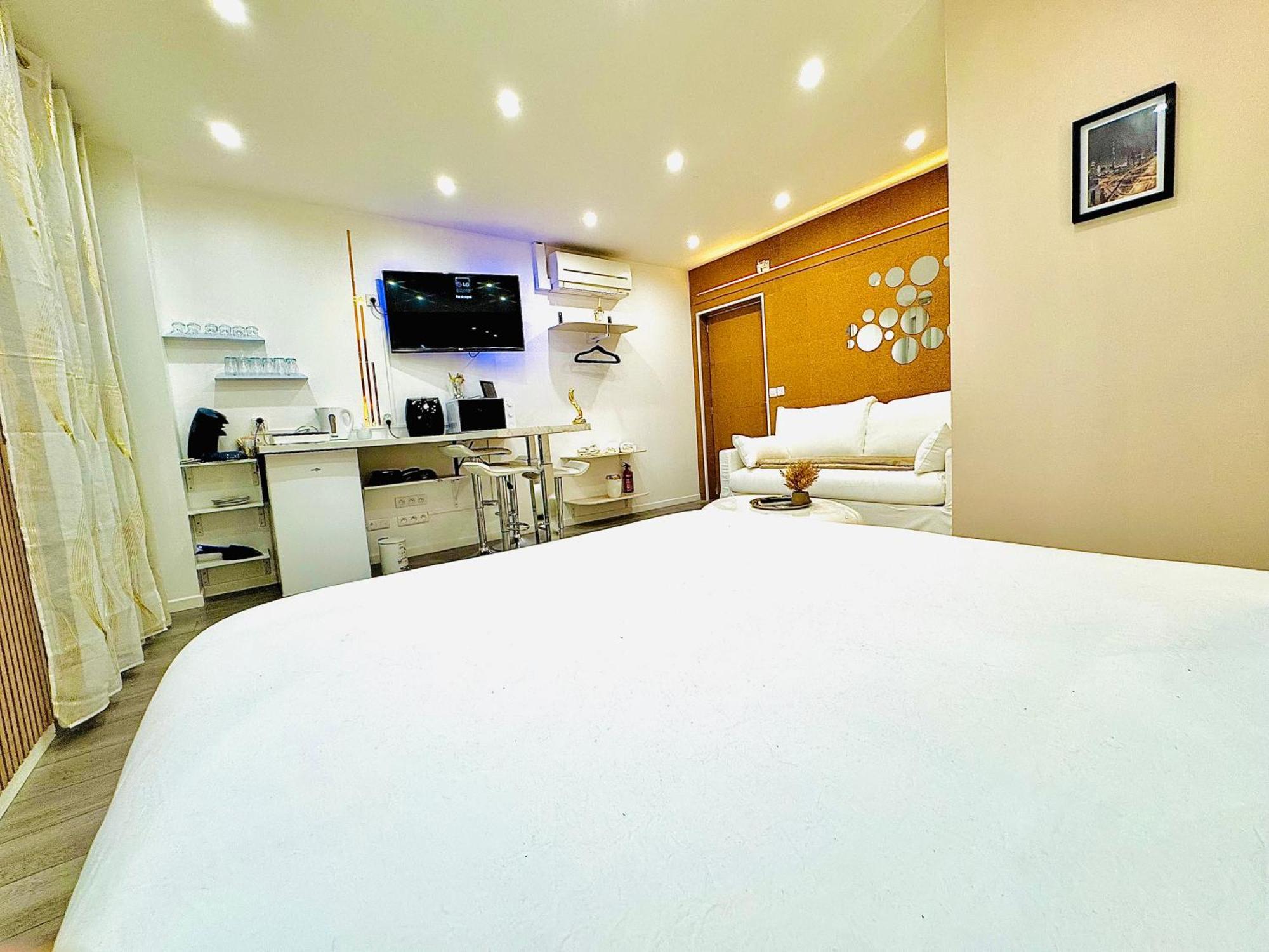 Worldroom Chambre Privee Avec Espace Commun แปร์ปินญอง ภายนอก รูปภาพ